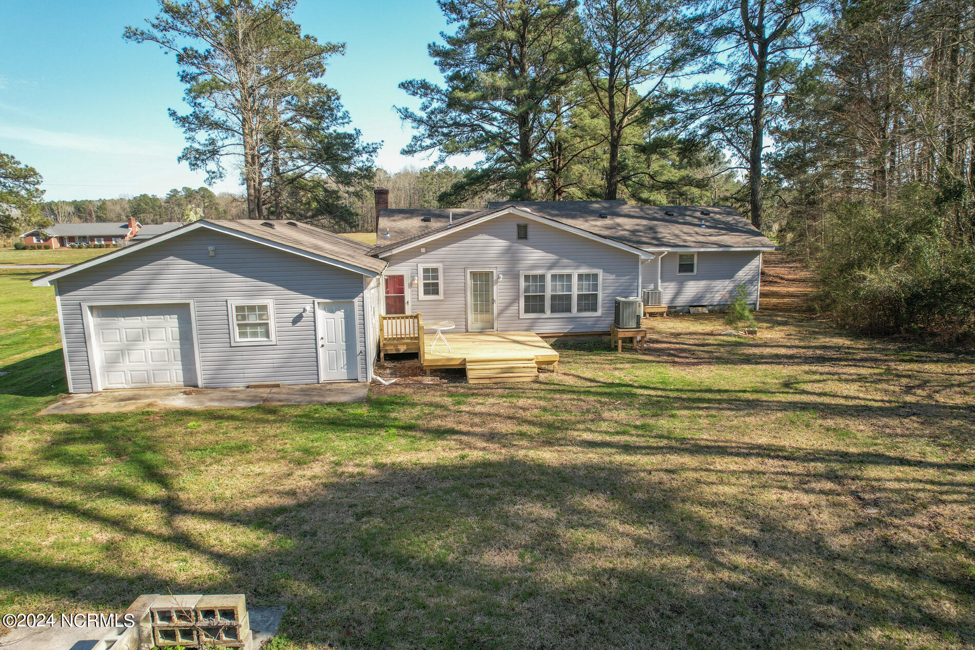 324 Northwest Backwoods Road Moyock, NC 27958 - Photo 8 of 43 324 Backwoods-10