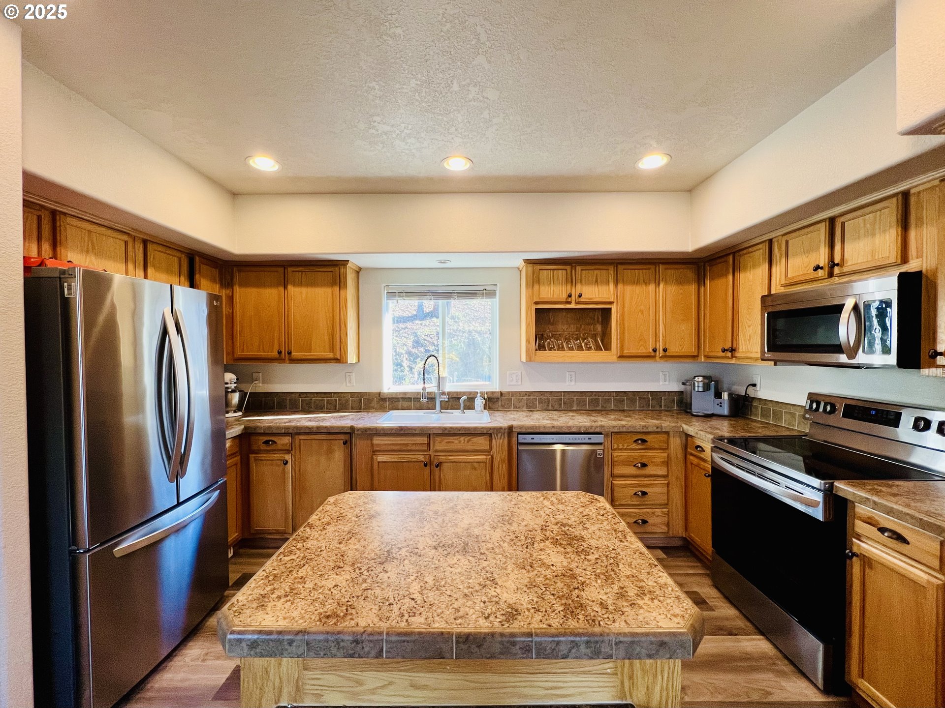 320 Cegavske Lane Roseburg, OR 97470 - Photo 12 of 45