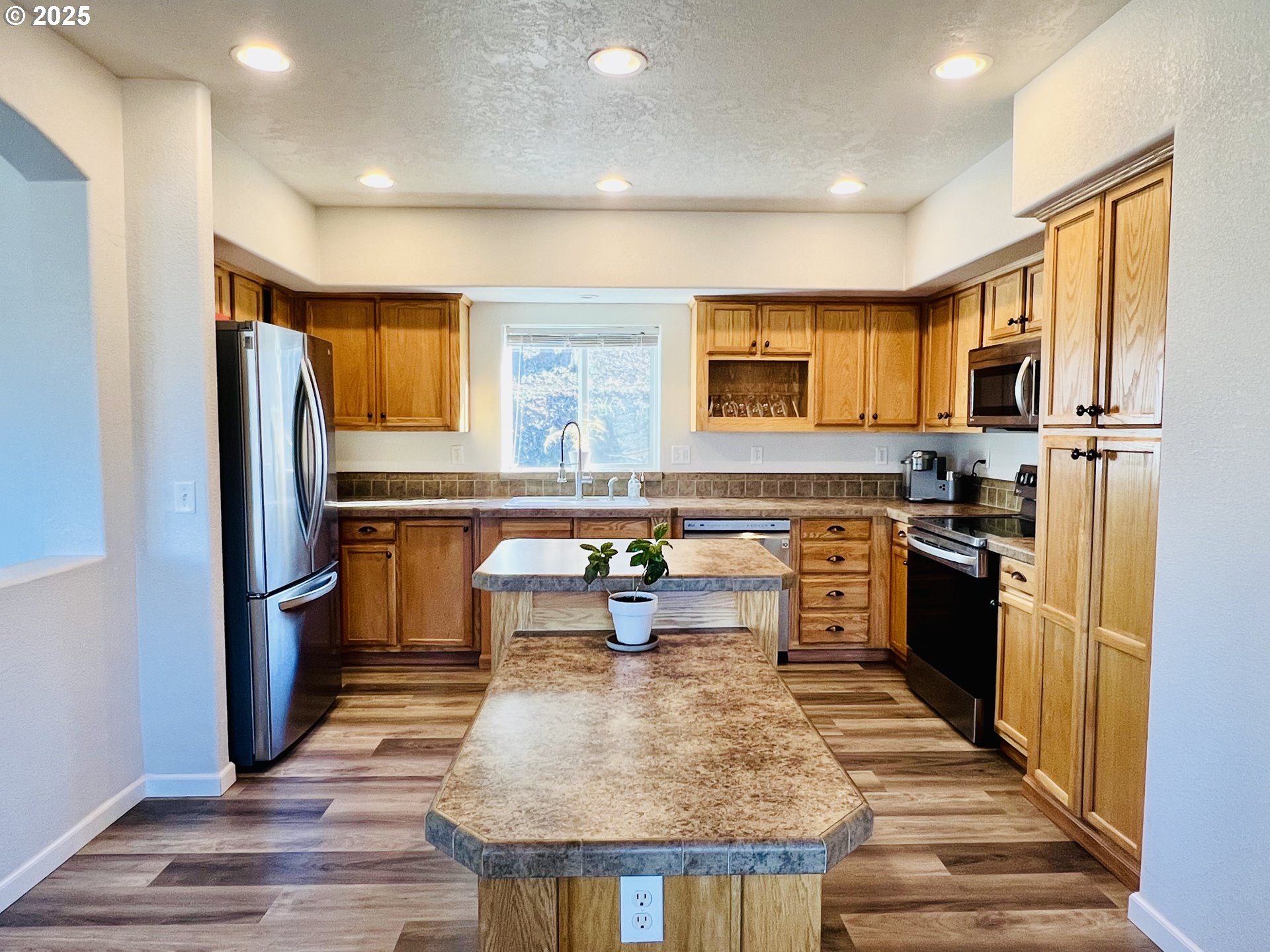 320 Cegavske Lane Roseburg, OR 97470 - Photo 7 of 45