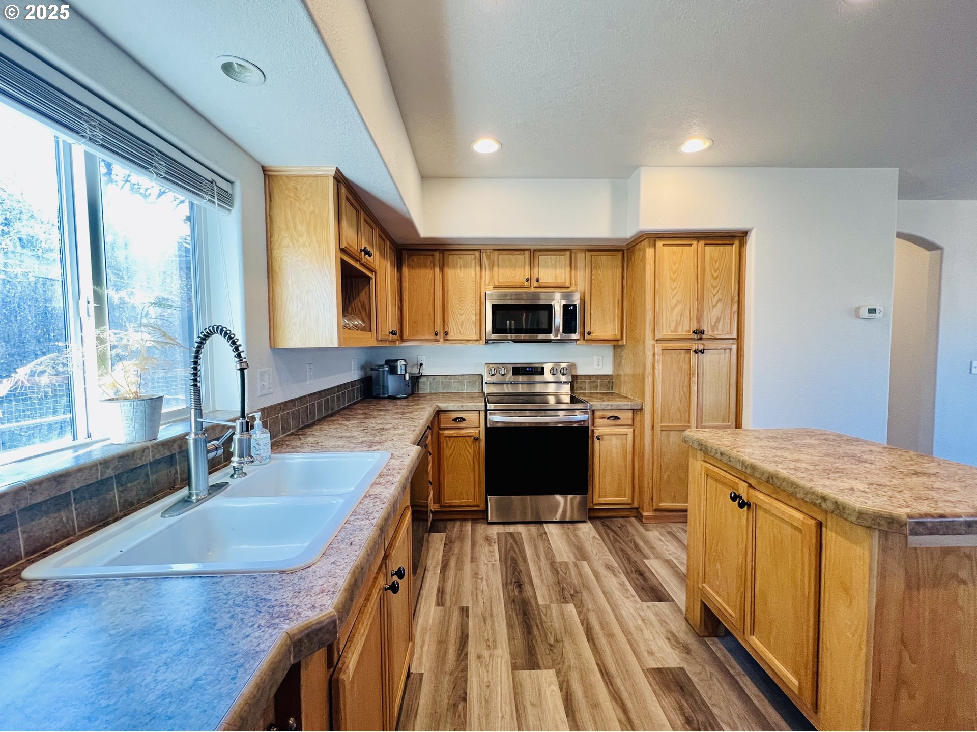 320 Cegavske Lane Roseburg, OR 97470 - Photo 8 of 45