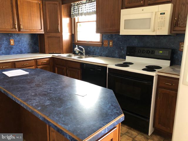 10 Picnic Woods Circle Lititz, PA 17543 - Photo 6 of 16