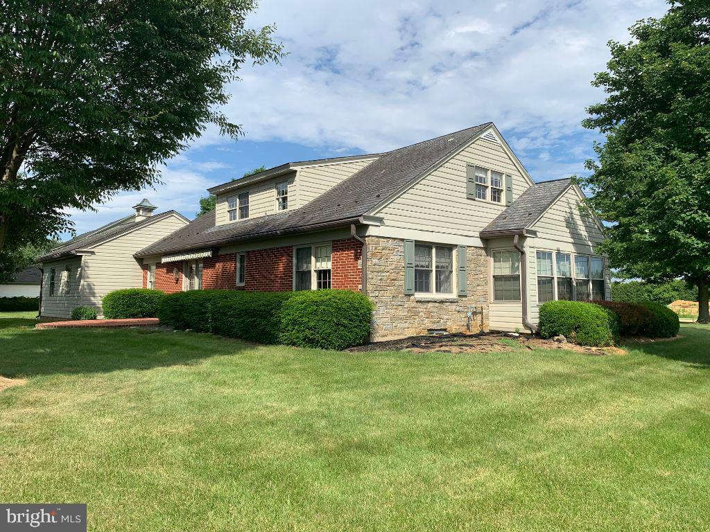 260 Koser Road Lititz, PA 17543 - Photo 3 of 22