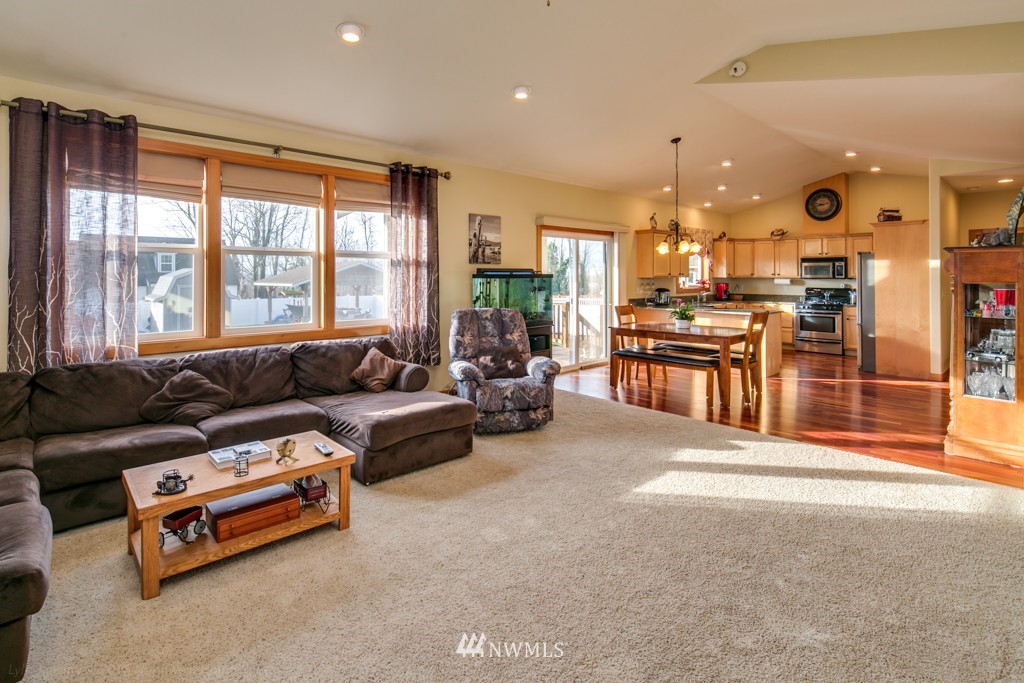 599 Arthurs Way Sumas, WA 98295 - Photo 4 of 23 Gallery Image 4