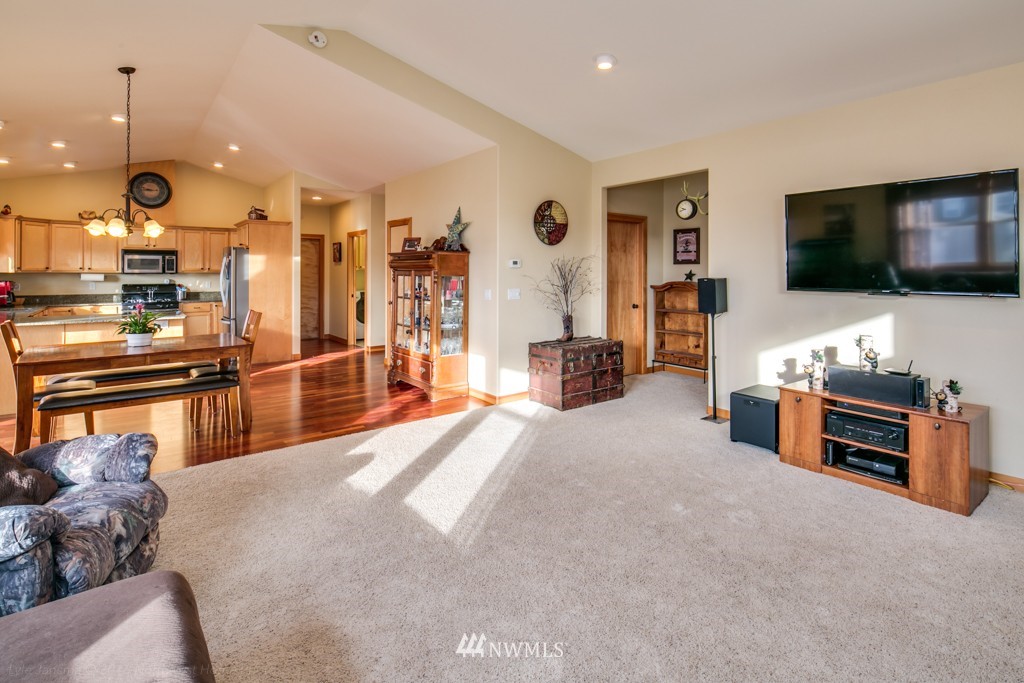 599 Arthurs Way Sumas, WA 98295 - Photo 5 of 23 Gallery Image 5