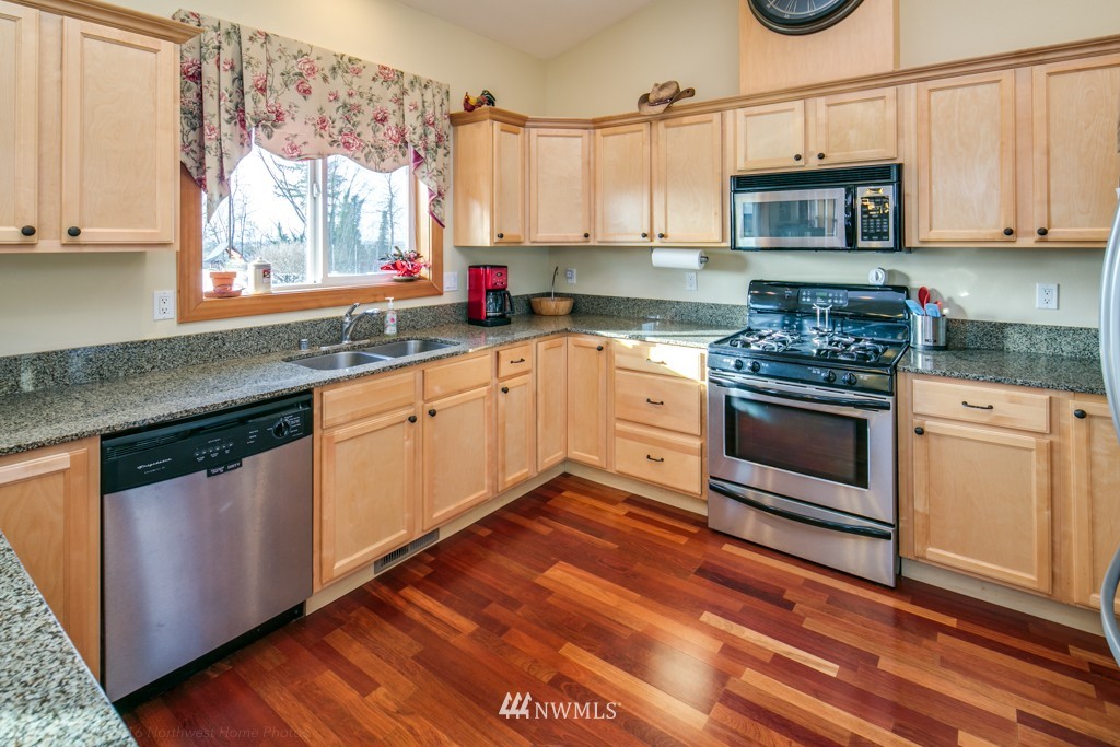 599 Arthurs Way Sumas, WA 98295 - Photo 7 of 23 Gallery Image 7