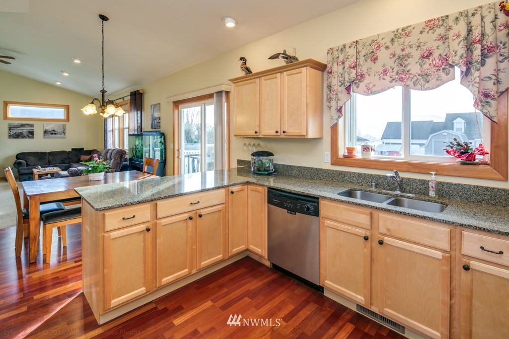 599 Arthurs Way Sumas, WA 98295 - Photo 8 of 23 Gallery Image 8