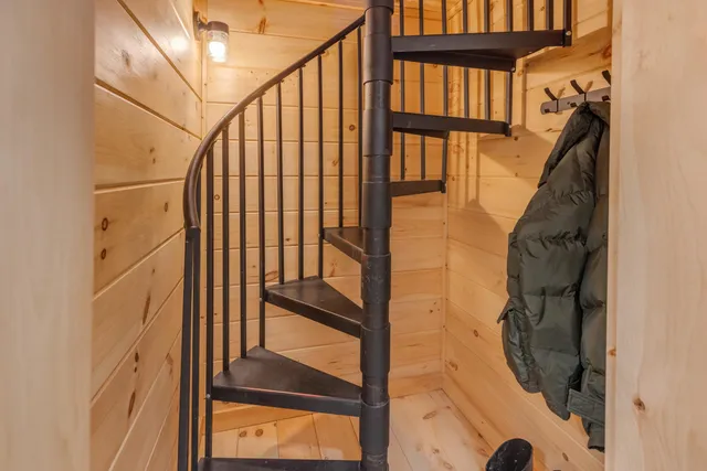 $395,000 | 53 Rogers Road, Haverhill, NH 03785