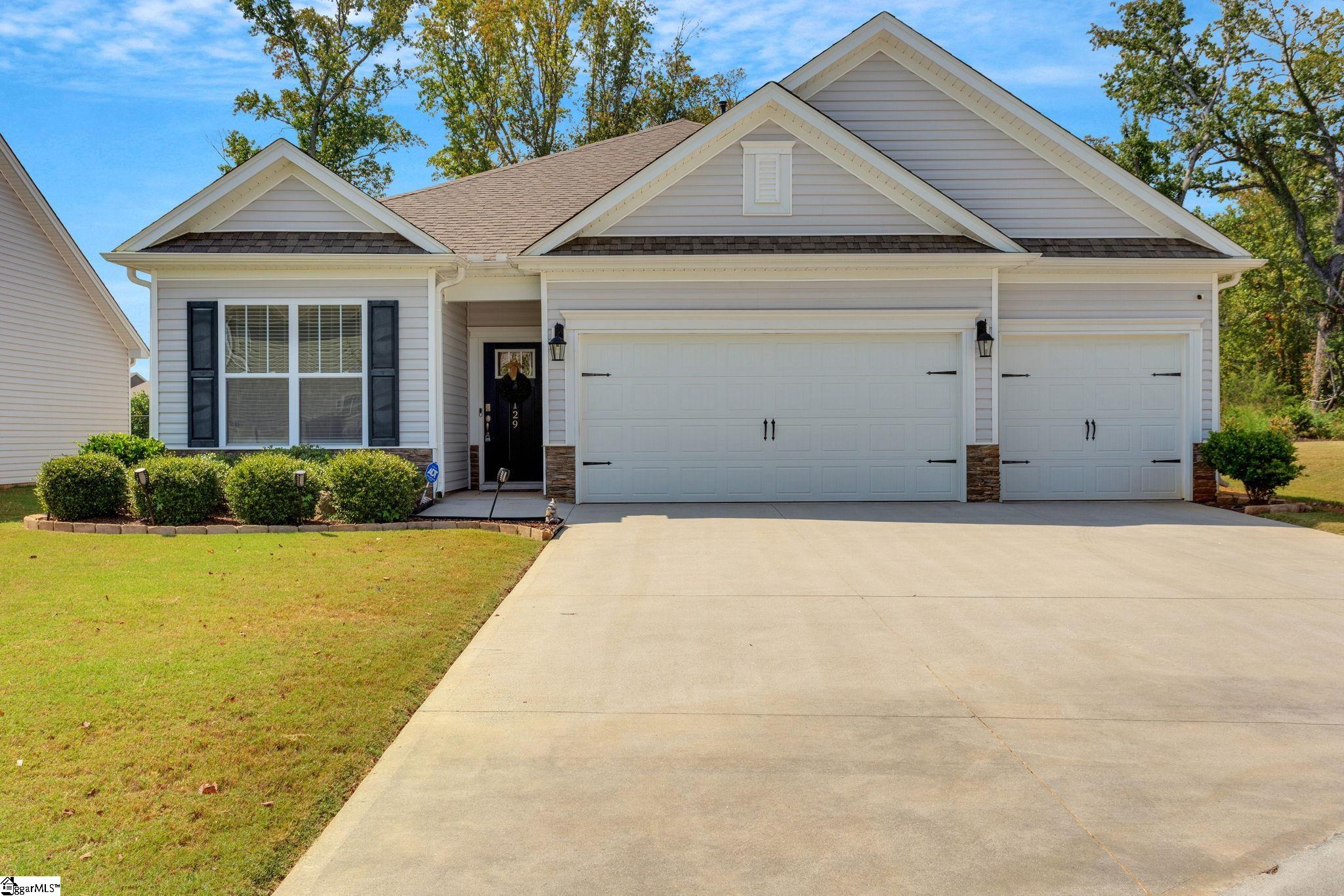 129 Yellow Fox Road Greer, SC 29650 - Photo 1 of 37 Gallery Image 1