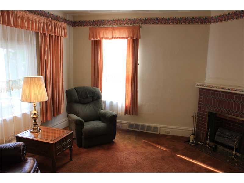 104 Summit Street Butler, PA 16001 - Photo 6 of 22 Living Room.