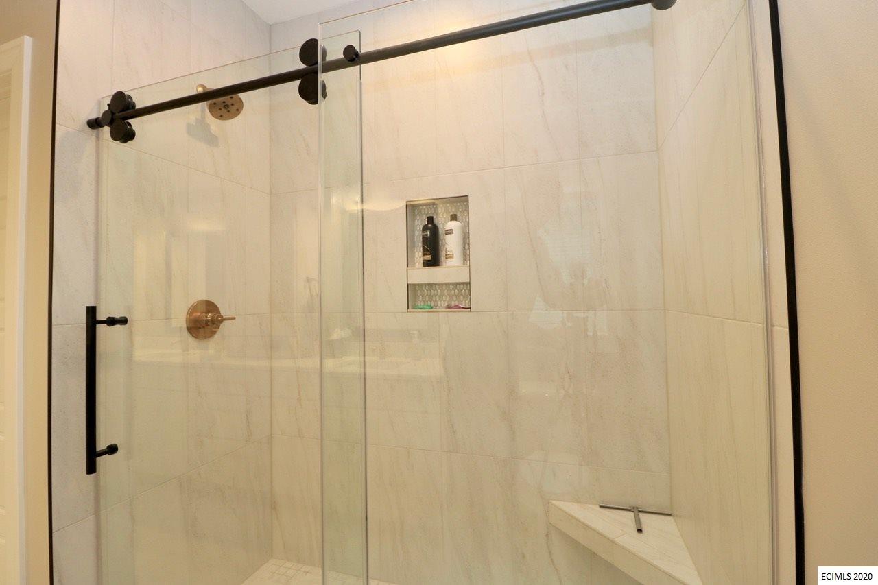 2243 Antler Ridge Drive Dubuque, IA 52002 - Photo 13 of 31 Gallery Image 13