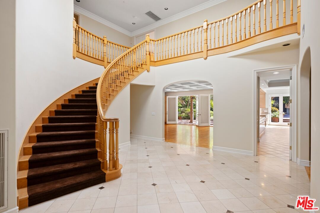 625 Foothill Road Beverly Hills, CA 90210 - Photo 3 of 22 a view of entryway and hall