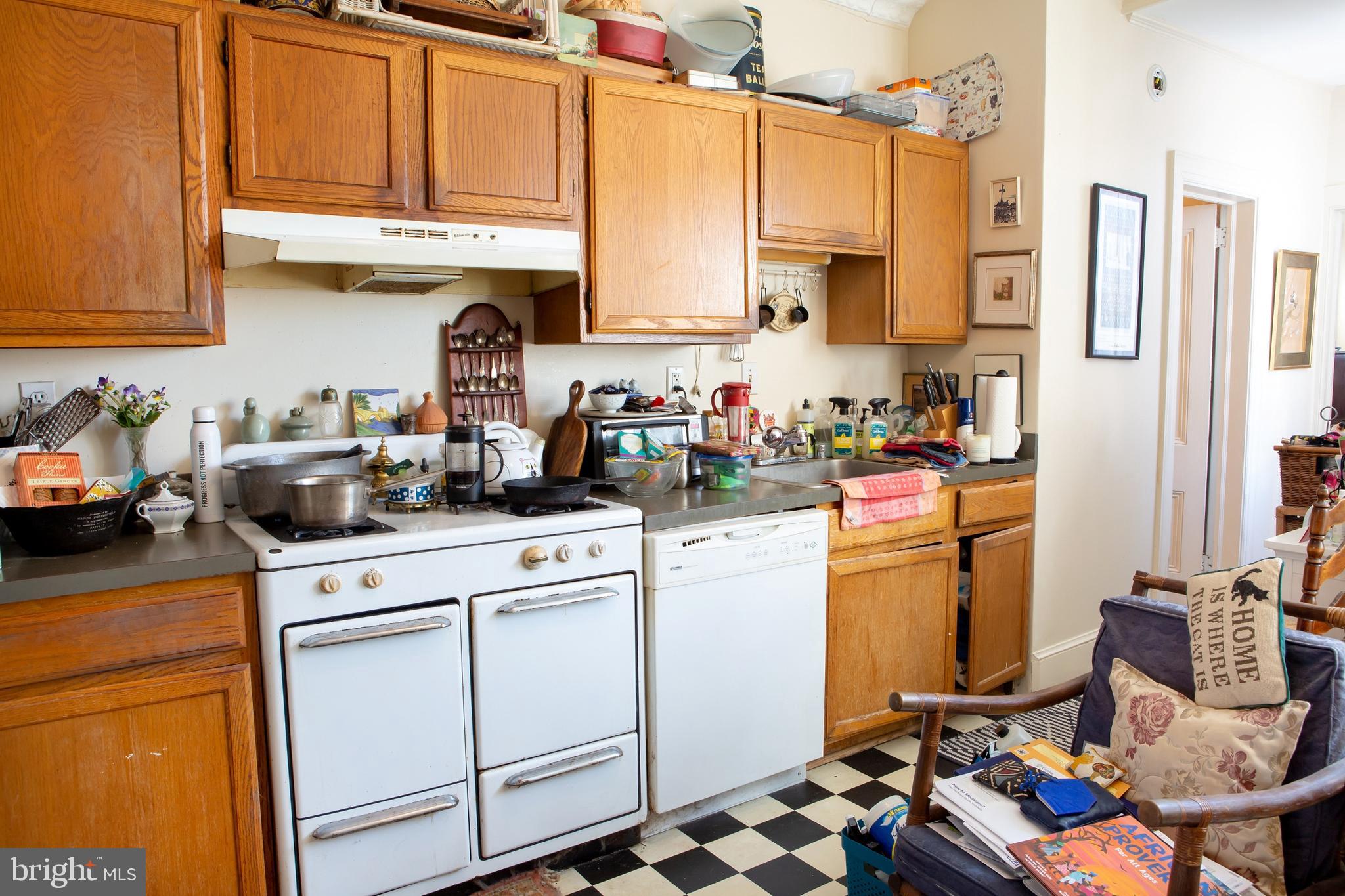 215 5th Street Southeast Washington, DC 20003 - Photo 21 of 53 Upper Level Unit Kitchen Southwest