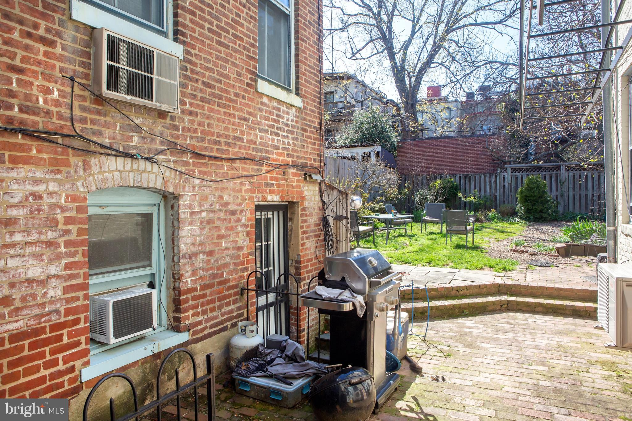 215 5th Street Southeast Washington, DC 20003 - Photo 45 of 53 Building Dogleg Area Shared with Neighbor