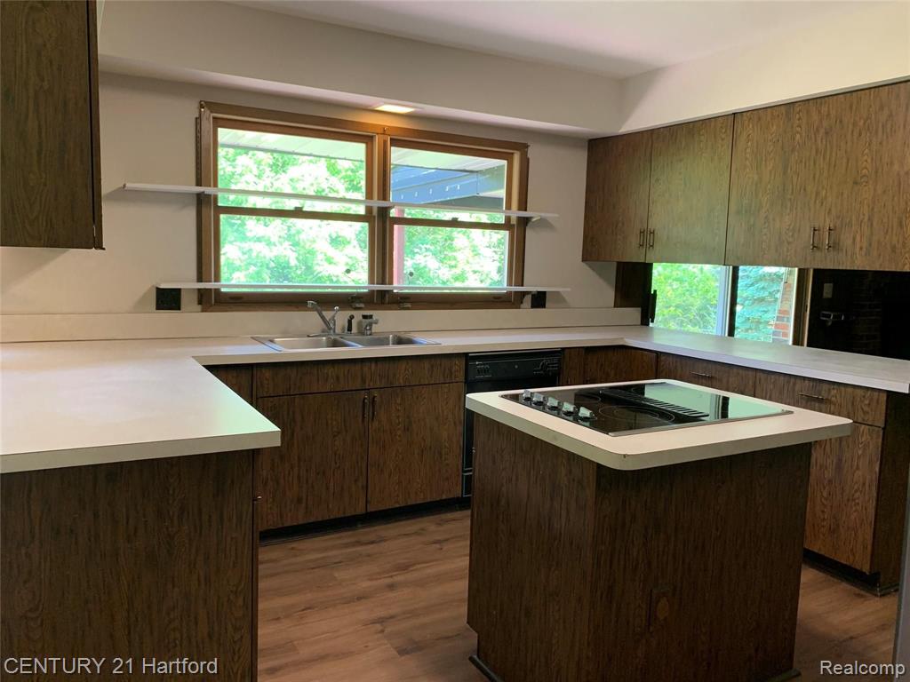 26466 Springland Street Farmington, MI 48334 - Photo 11 of 51