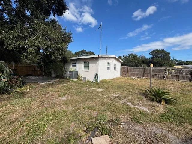 $1,895 | 9300 90th Avenue, Seminole, FL 33777