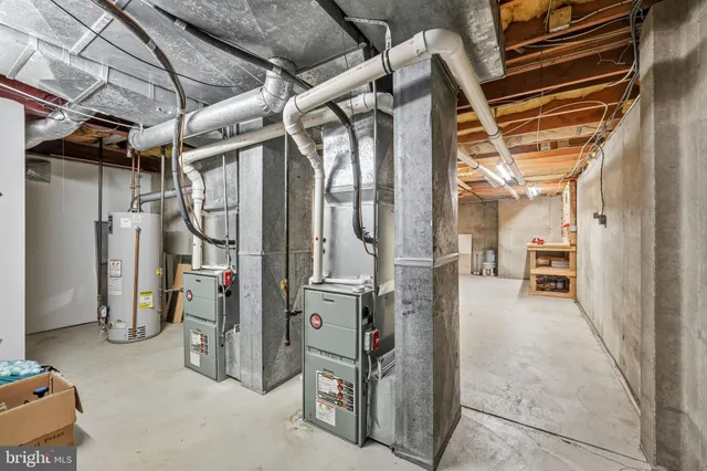 $875,000 | 6 Abington Road, Mount Laurel, NJ 08054