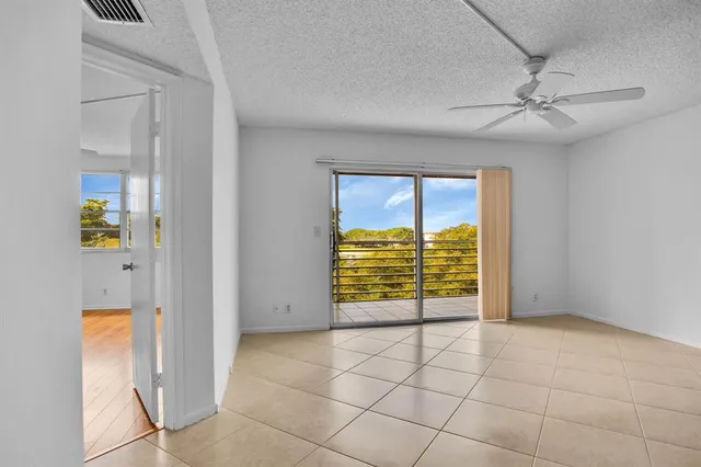 $137,000 | 1601 Abaco Drive, Unit D4, Coconut Creek, FL 33066