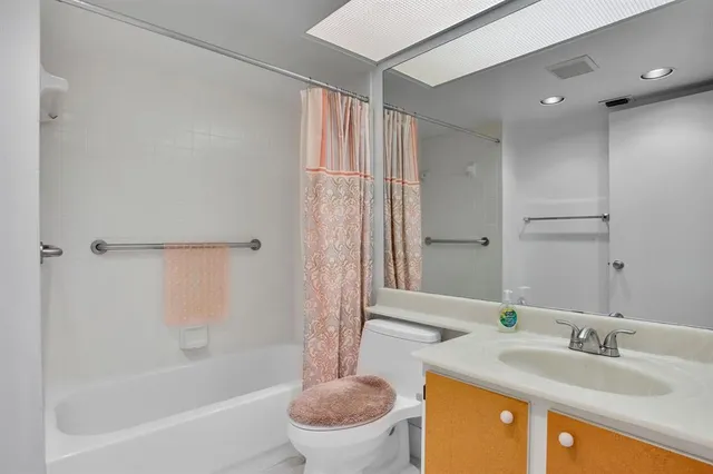 $137,000 | 1601 Abaco Drive, Unit D4, Coconut Creek, FL 33066