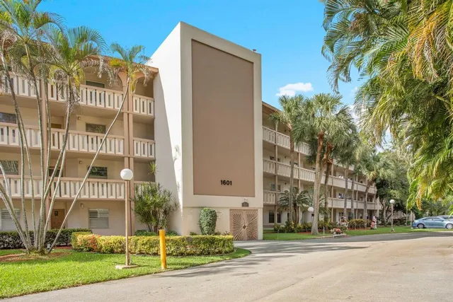 $137,000 | 1601 Abaco Drive, Unit D4, Coconut Creek, FL 33066