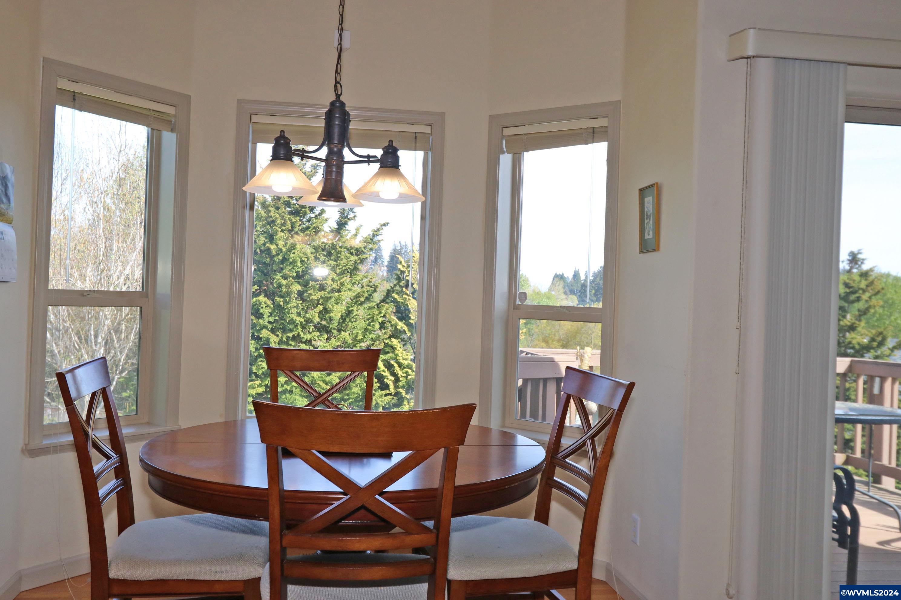 1480 Ranier Loop Northwest Salem, OR 97304 - Photo 11 of 33 Gallery Image 11