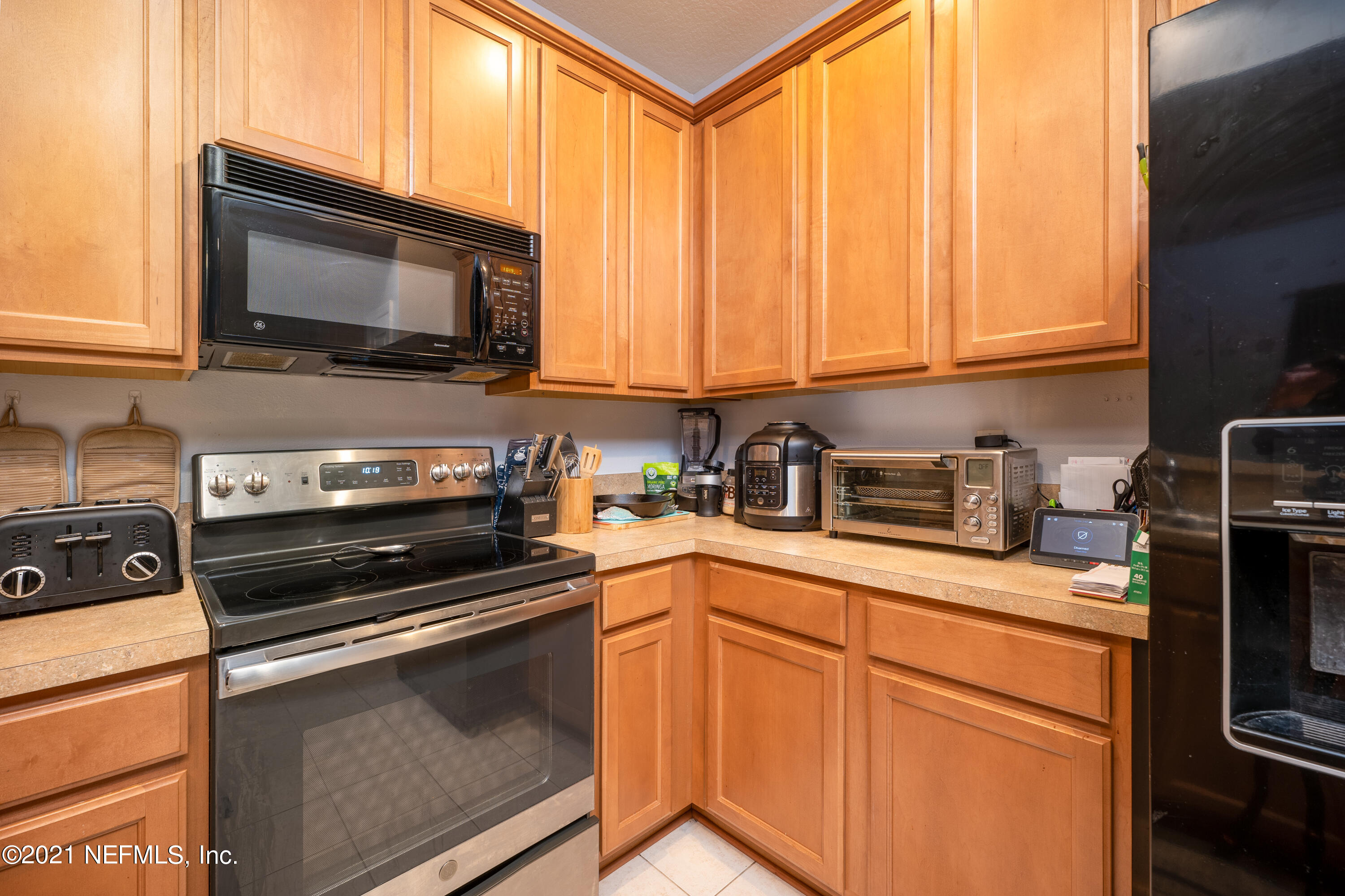 655 Crystal Way Orange Park, FL 32065 - Photo 6 of 37 Spacious Kitchen