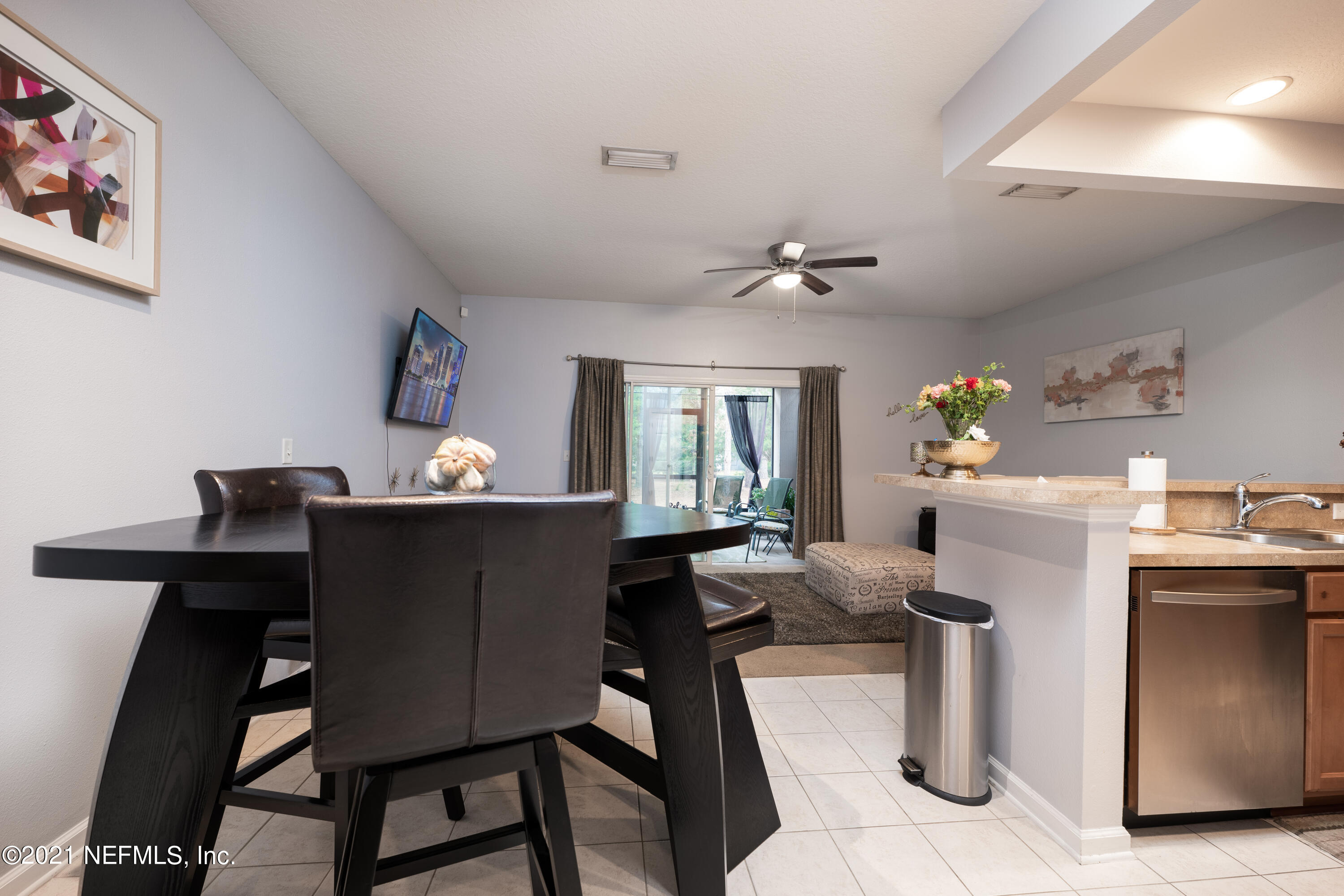 655 Crystal Way Orange Park, FL 32065 - Photo 9 of 37 Dining Space