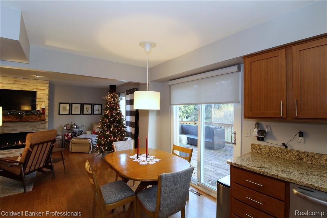 258 Whitney Drive Rochester, MI 48307 - Photo 6 of 22 Whitney (7).jpg