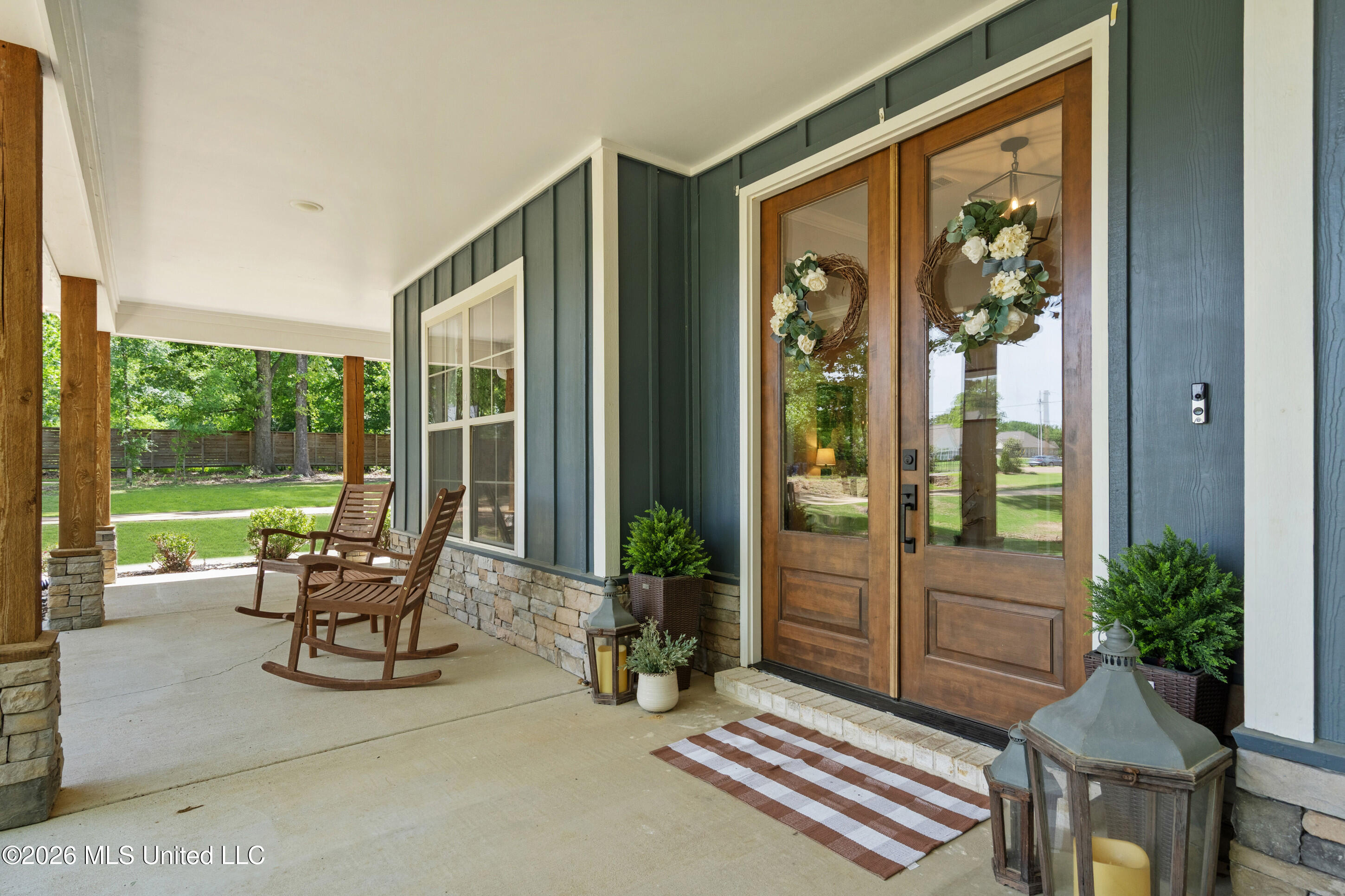 4411 Hunter Cove Hernando, MS 38632 - Photo 3 of 34 Front Porch