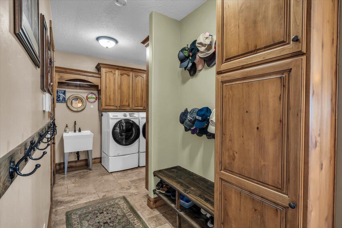 811 Canyon Ridge Drive Cedar City, UT 84721 - Photo 26 of 79 38-H-38