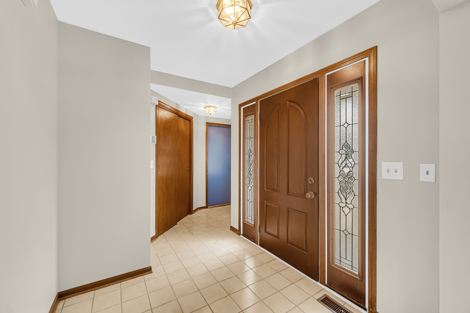 2420 Harbor Court Aurora, IL 60504 - Photo 10 of 22