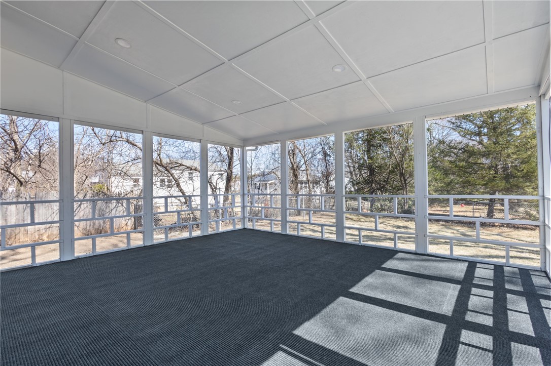 176 Horse Neck Road Warwick, RI 02889 - Photo 3 of 42