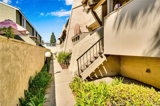 $498,888 | 1147 West Badillo Street, Unit D, Covina, CA 91722