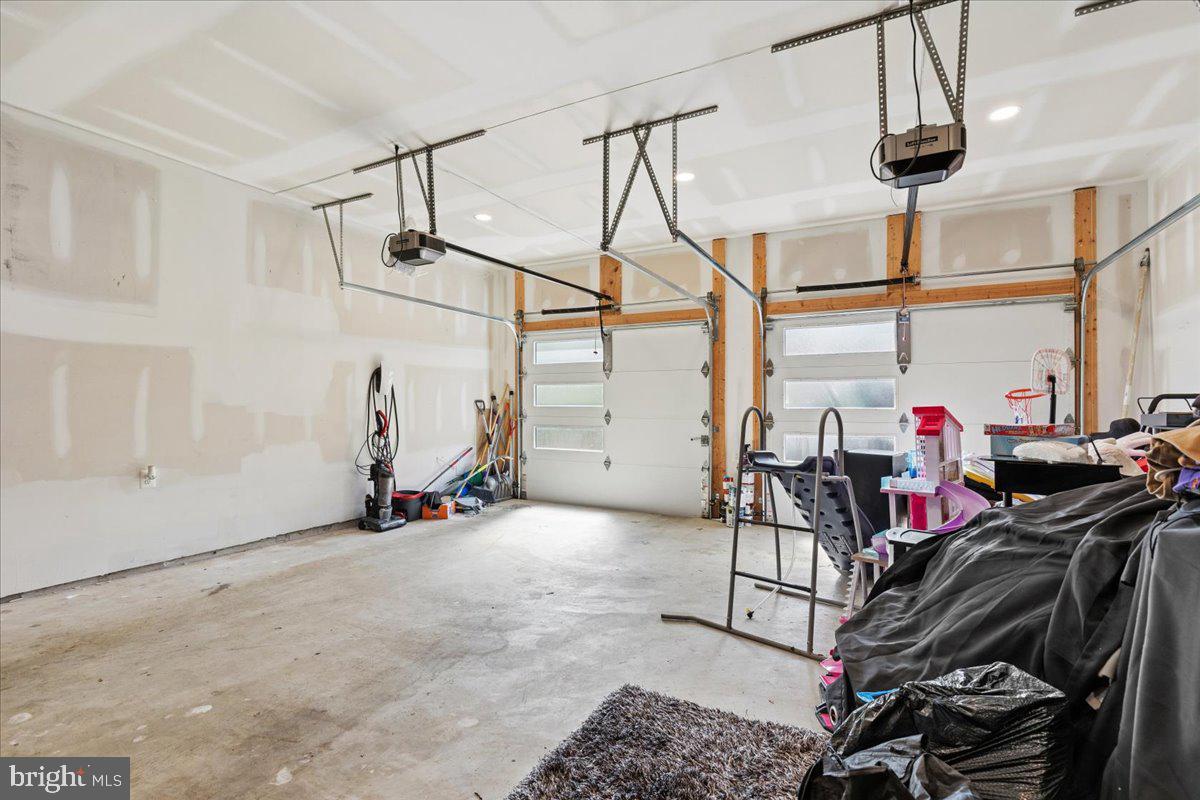 3249 Arundel On The Bay Road Annapolis, MD 21403 - Photo 45 of 88 a view of a room with gym equipment