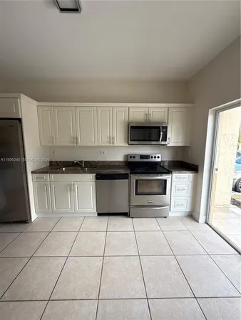 $2,500 | 6912 Northwest 179th Street, Unit 106, Hialeah, FL 33015