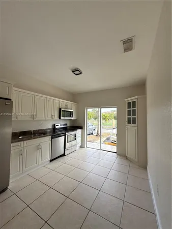 $2,500 | 6912 Northwest 179th Street, Unit 106, Hialeah, FL 33015
