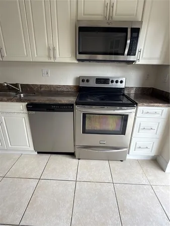 $2,500 | 6912 Northwest 179th Street, Unit 106, Hialeah, FL 33015