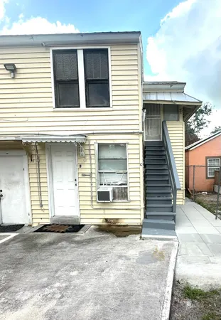 $1,550 | 136 North 15th Street, Unit C, Fort Pierce, FL 34950