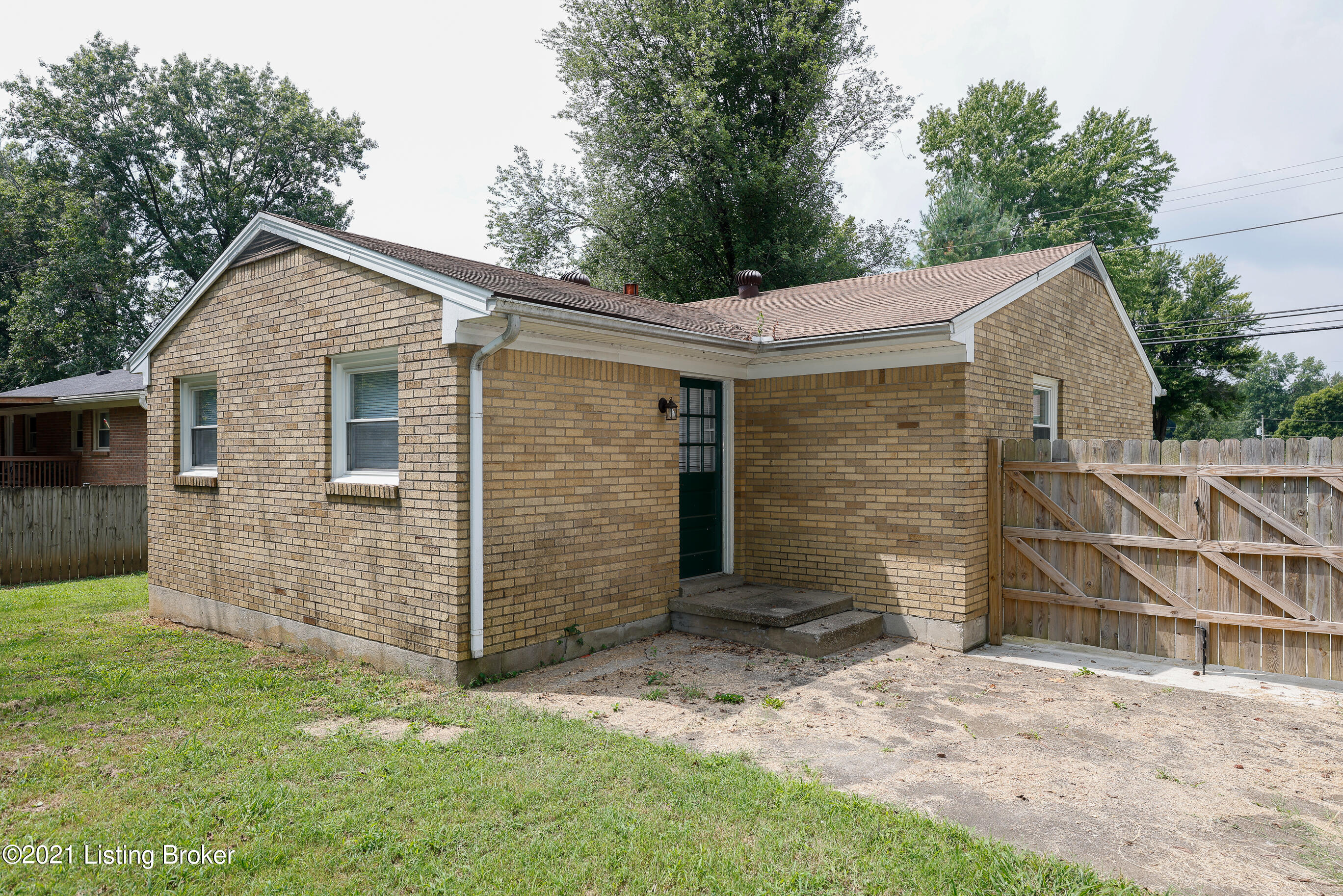 7617 Johnson School Road Louisville, KY 40291 - Photo 3 of 21 _02A1848