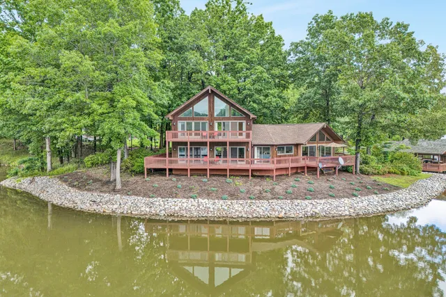$799,000 | 510 Crestview Road, Wirtz, VA 24184
