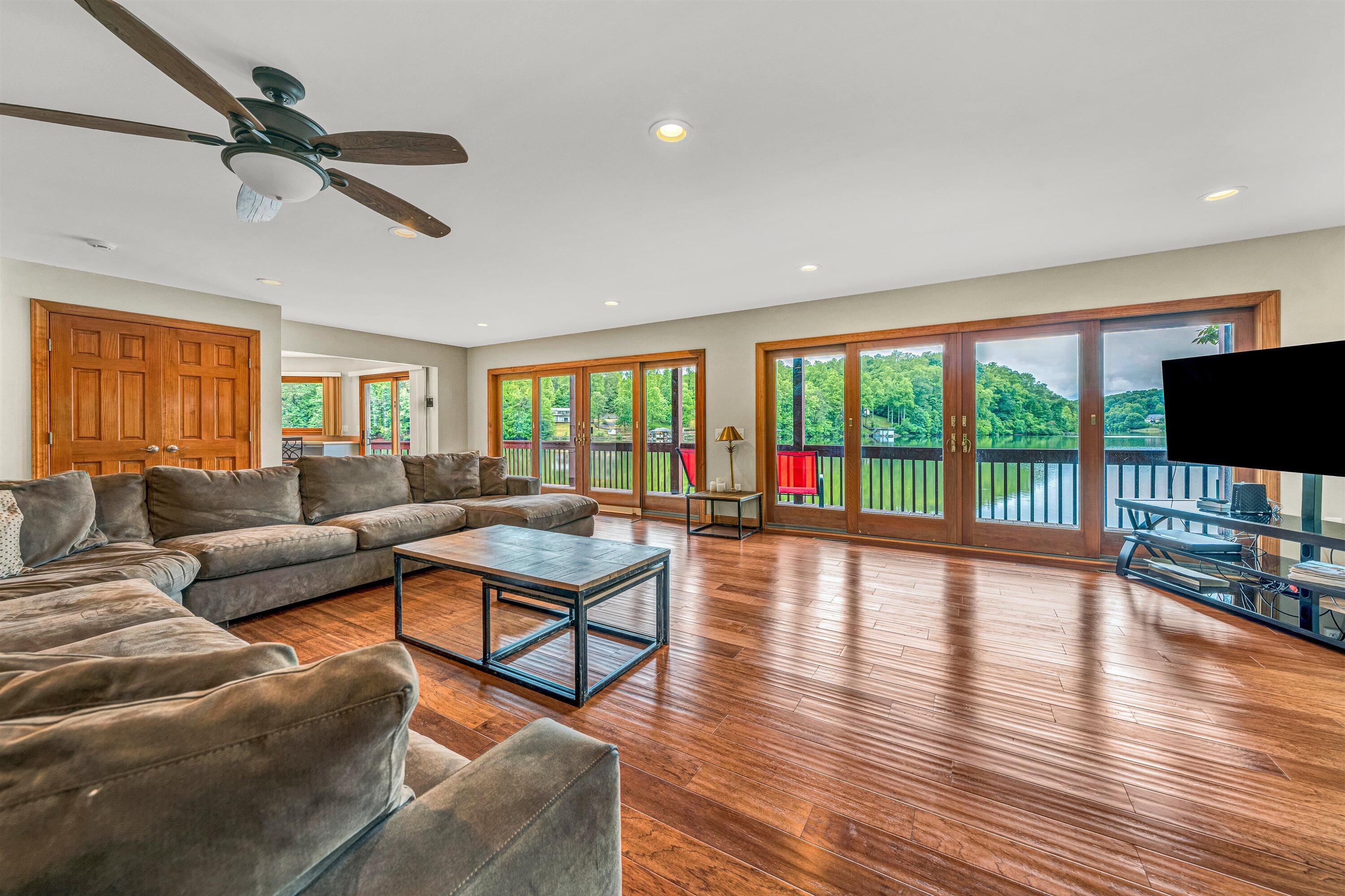 510 Crestview Road Wirtz, VA 24184 - Photo 13 of 50 13-DSC00208