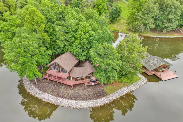 $799,000 | 510 Crestview Road, Wirtz, VA 24184