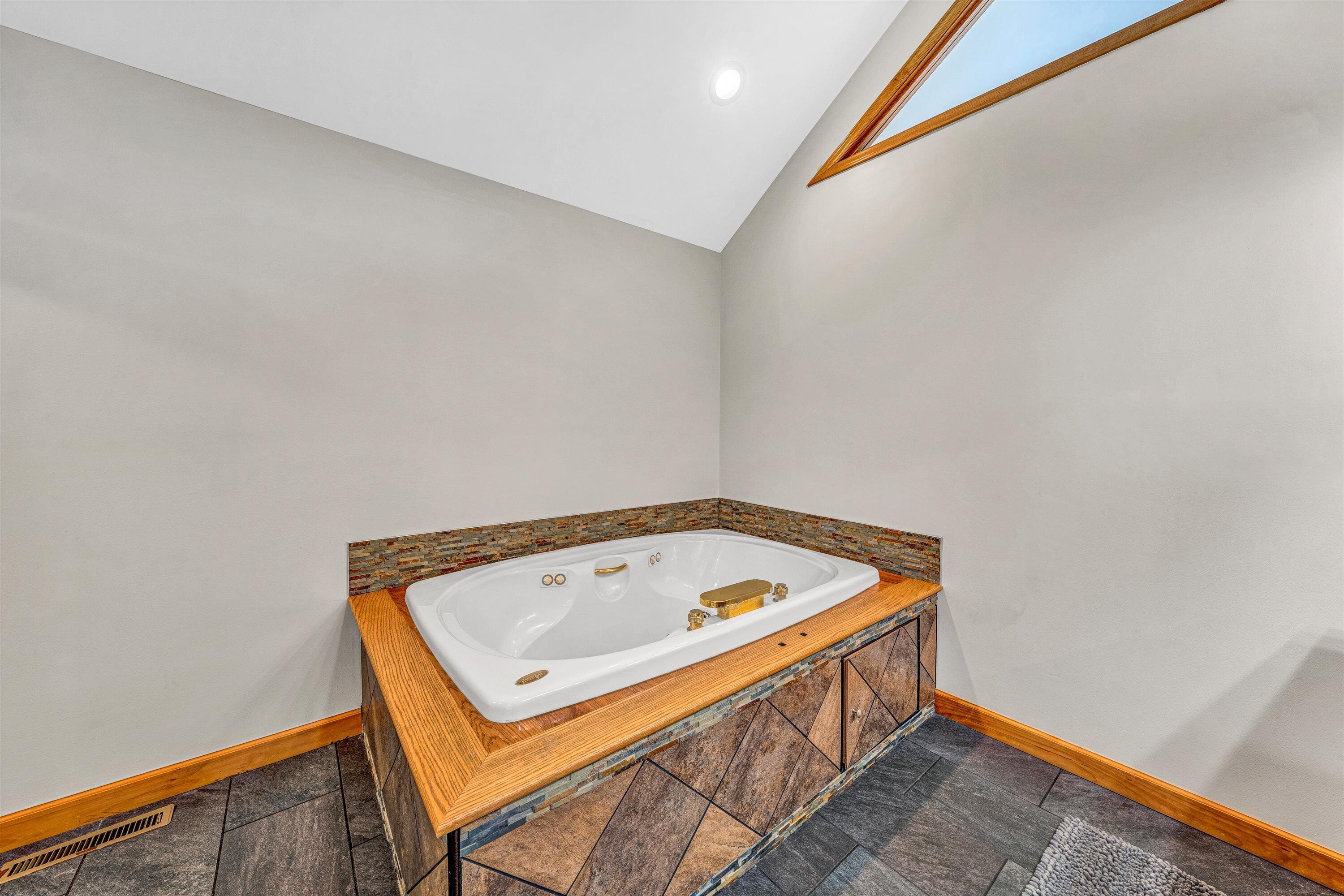 510 Crestview Road Wirtz, VA 24184 - Photo 26 of 50 26-DSC00256