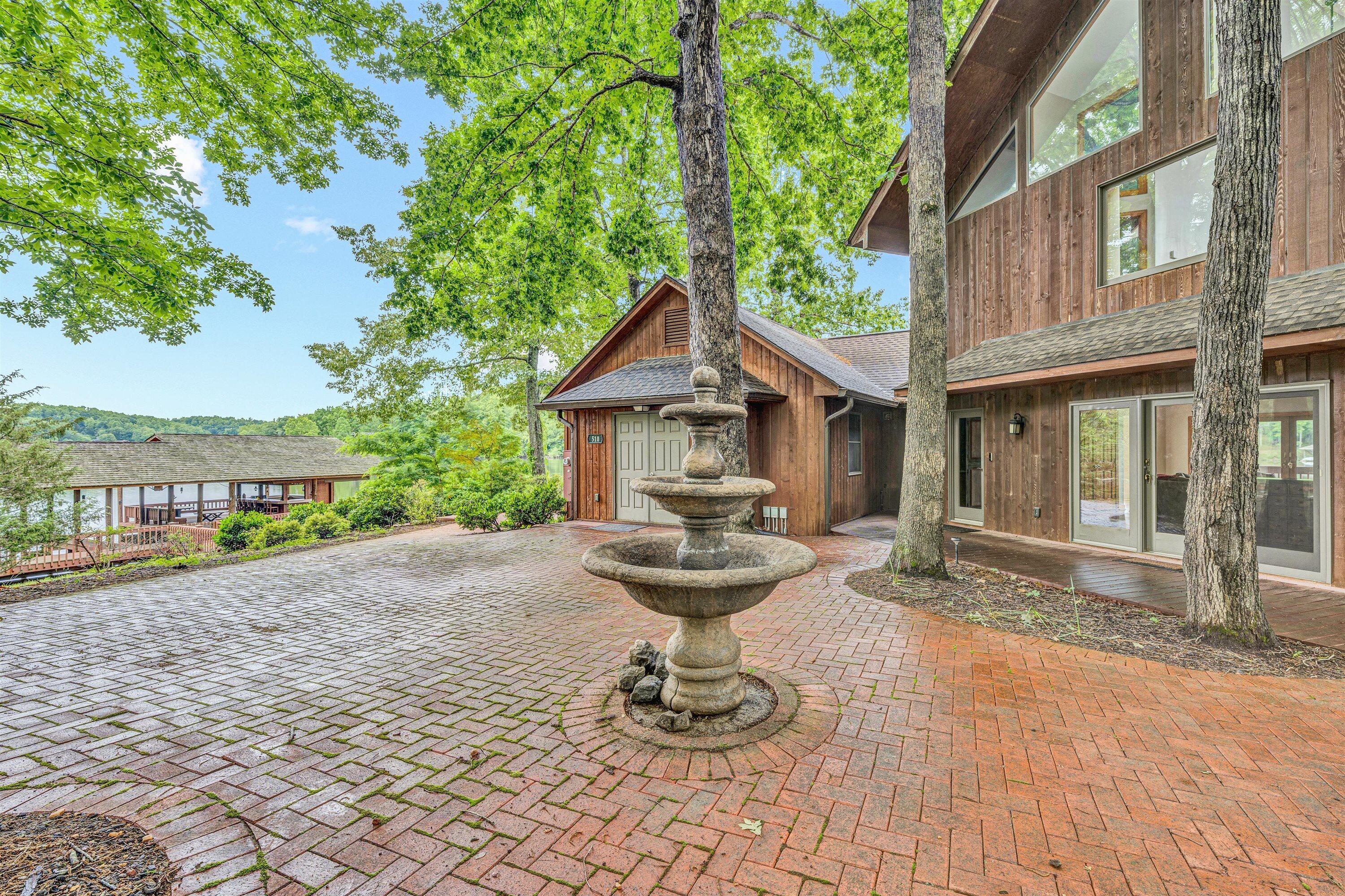 510 Crestview Road Wirtz, VA 24184 - Photo 6 of 50 06-DSC00181