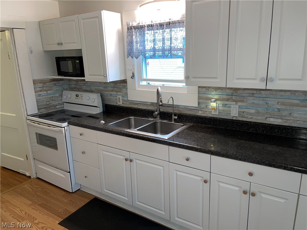 2285 6th Street Southwest Akron, OH 44314 - Photo 3 of 15