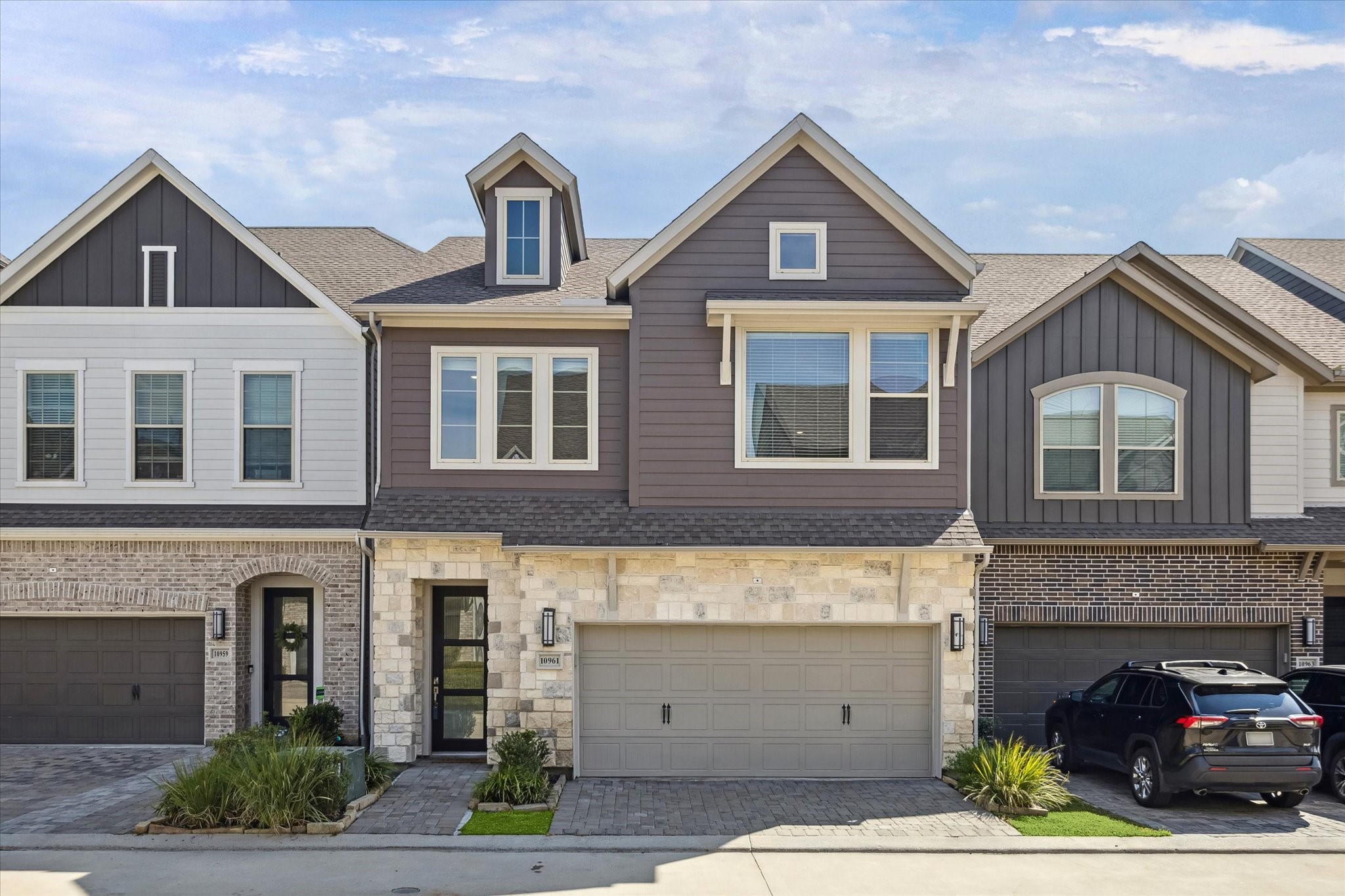 10961 Hewitt Cliff Lane Houston, TX 77043 - Photo 3 of 26