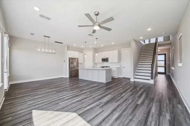 $3,000 | 10961 Hewitt Cliff Lane, Houston, TX 77043