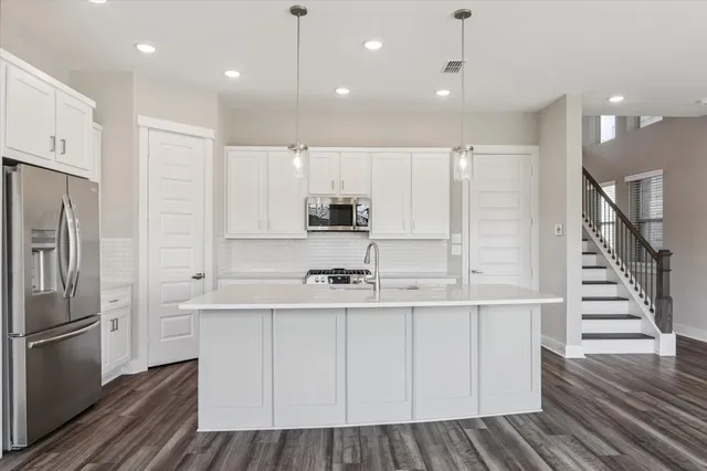 $3,000 | 10961 Hewitt Cliff Lane, Houston, TX 77043