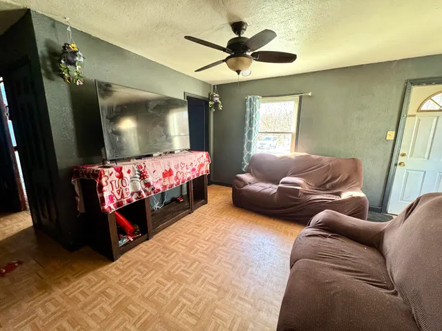 $165,000 | 7133 Kentucky Avenue, Hammond, IN 46323