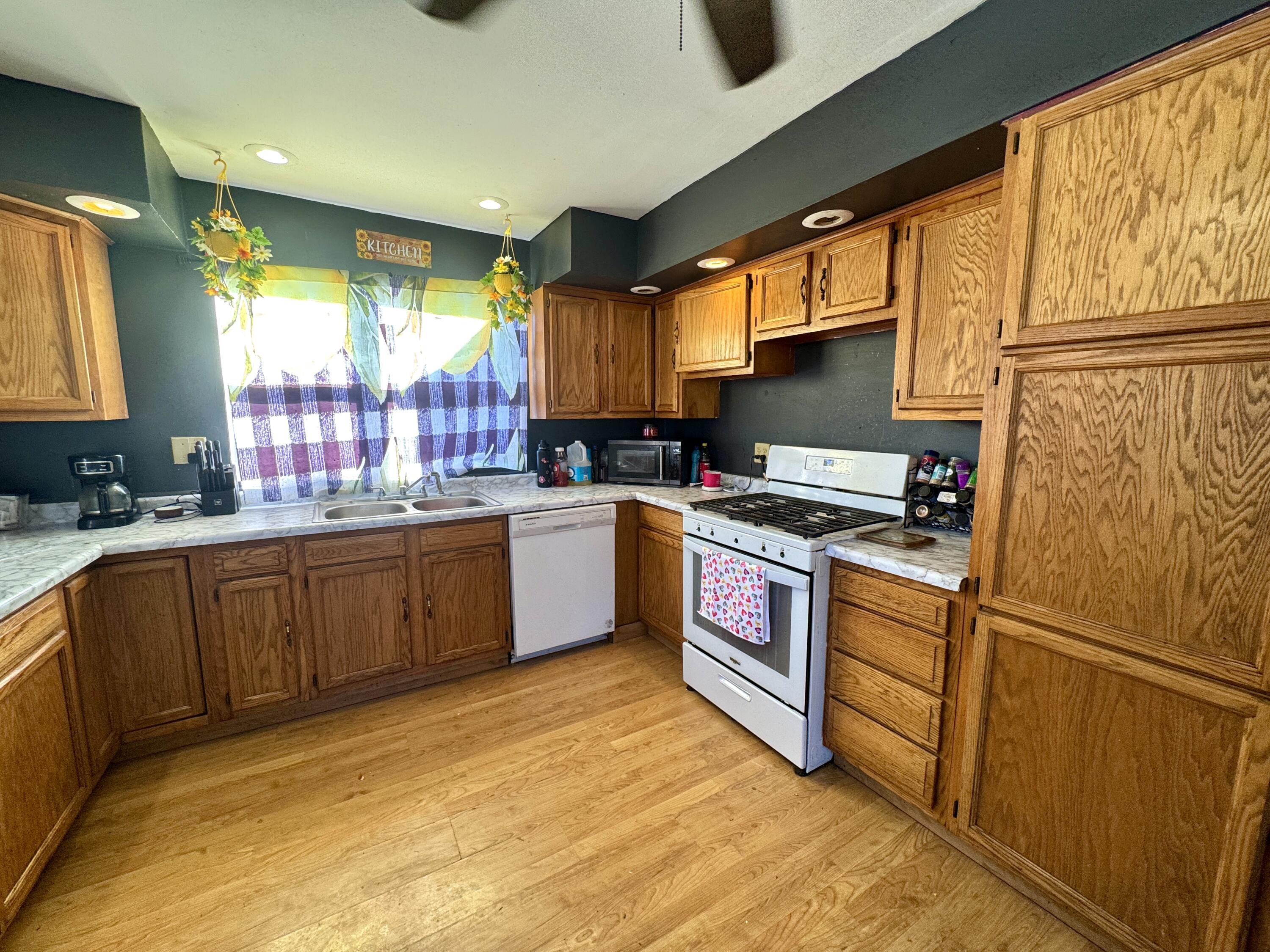 7133 Kentucky Avenue Hammond, IN 46323 - Photo 4 of 27 3000x2250