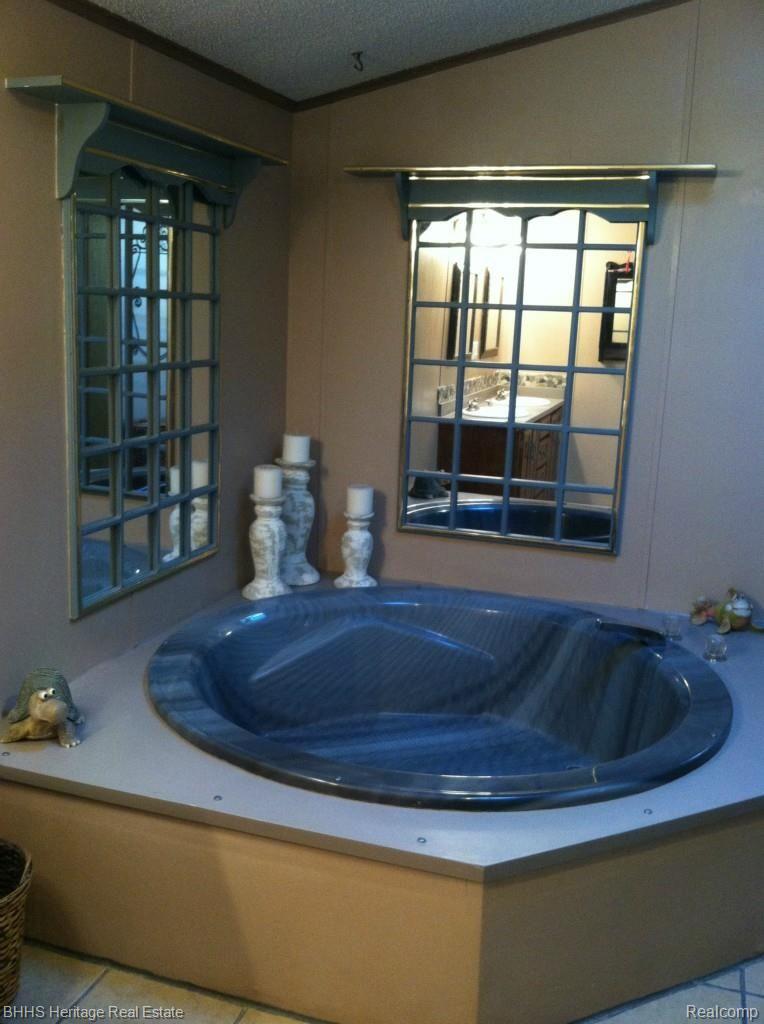 3705 Jewell Road Howell, MI 48843 - Photo 23 of 34 mast 4.jpg